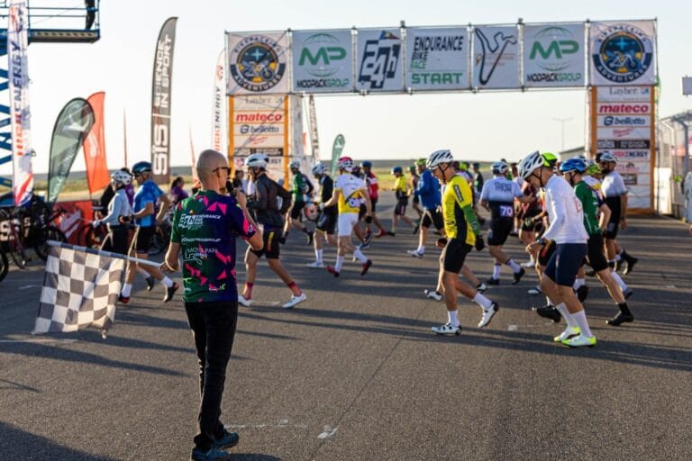 24h Endurance Bike Race 2026: 640 de kilometri în 24 de ore la MotorPark România Startul editiei a III-a a 24h Endurance Bike Race la MotorPark Romania